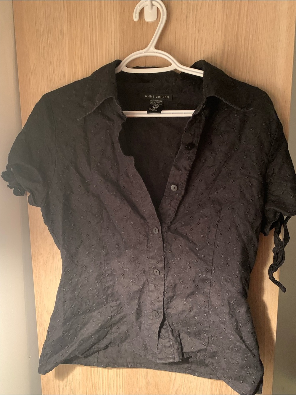 Anne Carson Black Eyelet Short-Sleeve Button-Down Shirt